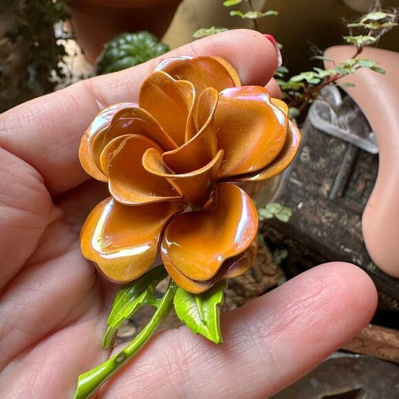 Vintage 1960s Flower Enamel Brooch Pin - Picture 3 of 4